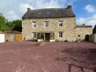 Very pretty character house for sale approx. 3 minutes from the town center of Ploërmel, 399,000.00 €, Taupont, Morbihan, 56800